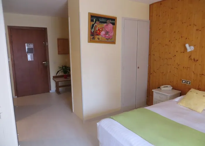 מלון Palais Des Fleurs Restaurant La Cremaillere