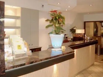 Palais Des Fleurs Restaurant La Cremaillere